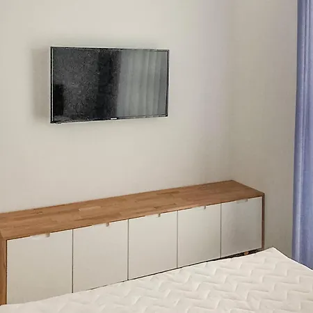 1 Bedroom Cozy In Apartamento Grzybowo (West Pomeranian)
